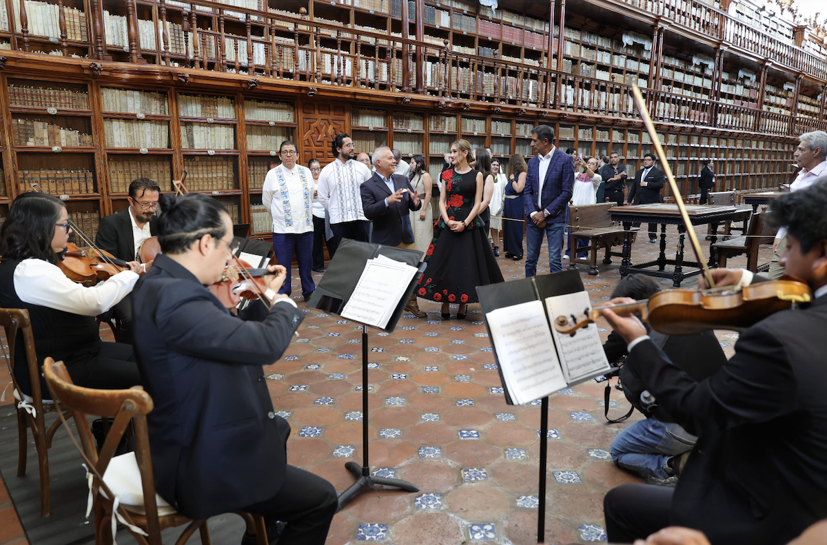 Biblioteca Palafoxiana celebra 380 años de ser memoria viva de Puebla